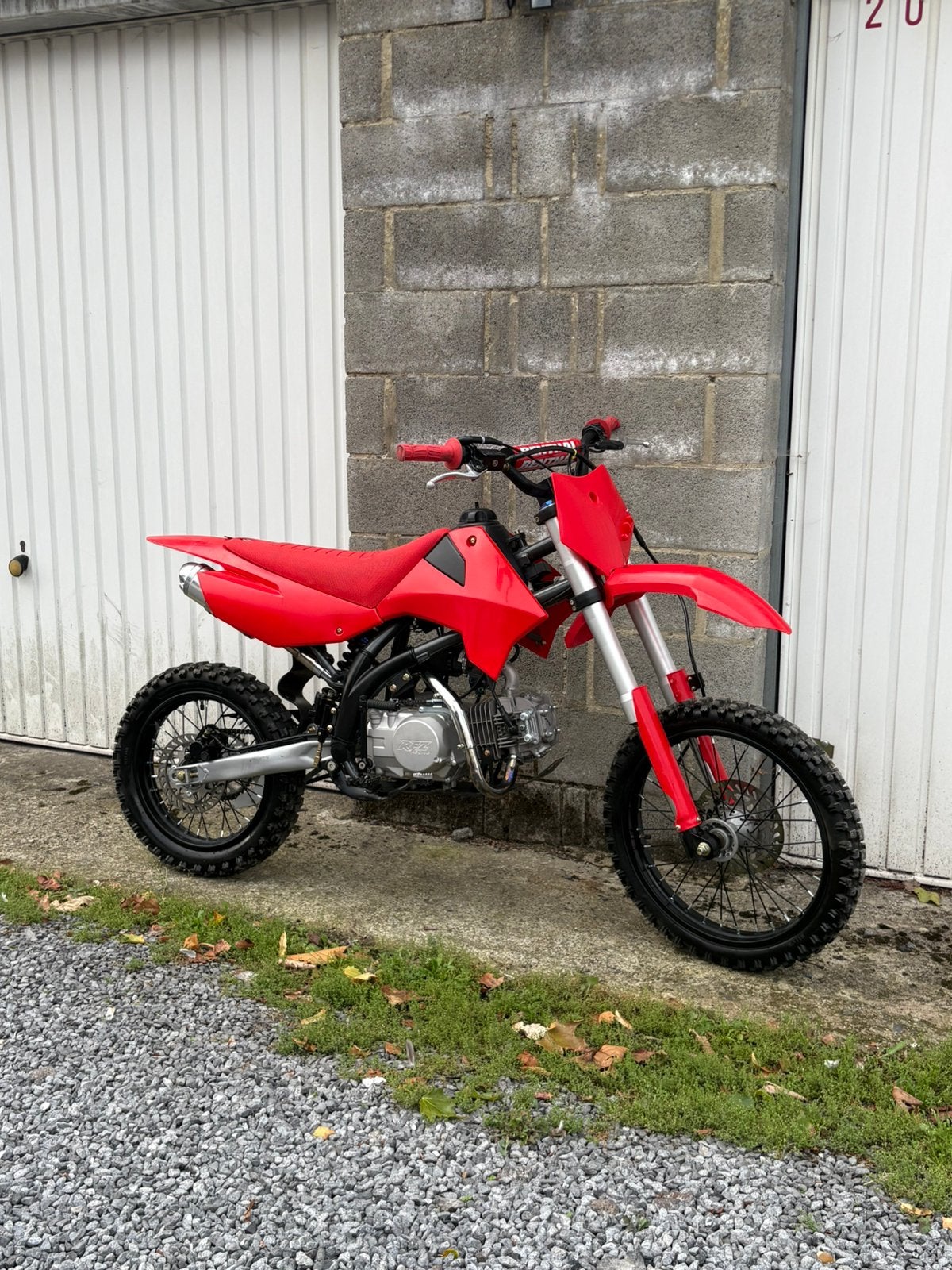 Dirt bike 150cc Rfz Grande Roue 17/14 11/2025, Ophalen, Zo goed als nieuw, Dirtbike