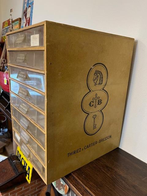 Présentoir ancien  pour les fils Thiriez & Cartier-Bresson, Antiquités & Art, Curiosités & Brocante, Enlèvement