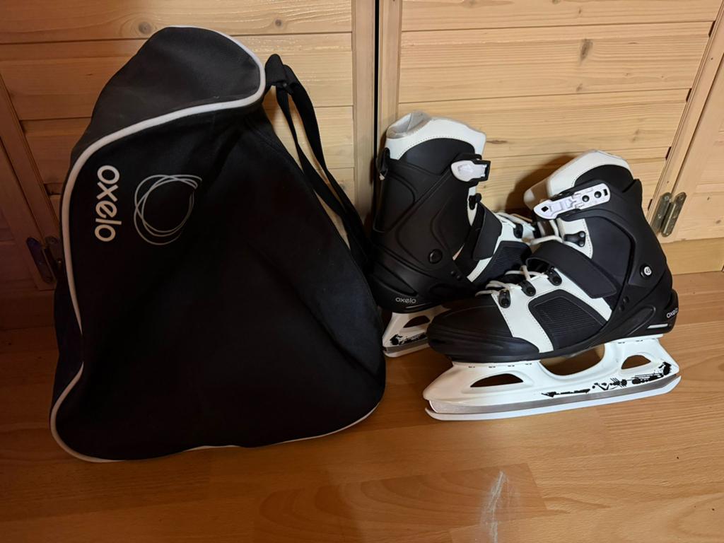 Te koop: Oxelo ijsschaatsen maat 45 + draagtas, Sport en Fitness, IJshockey, Ophalen, Zo goed als nieuw, Schaatsen