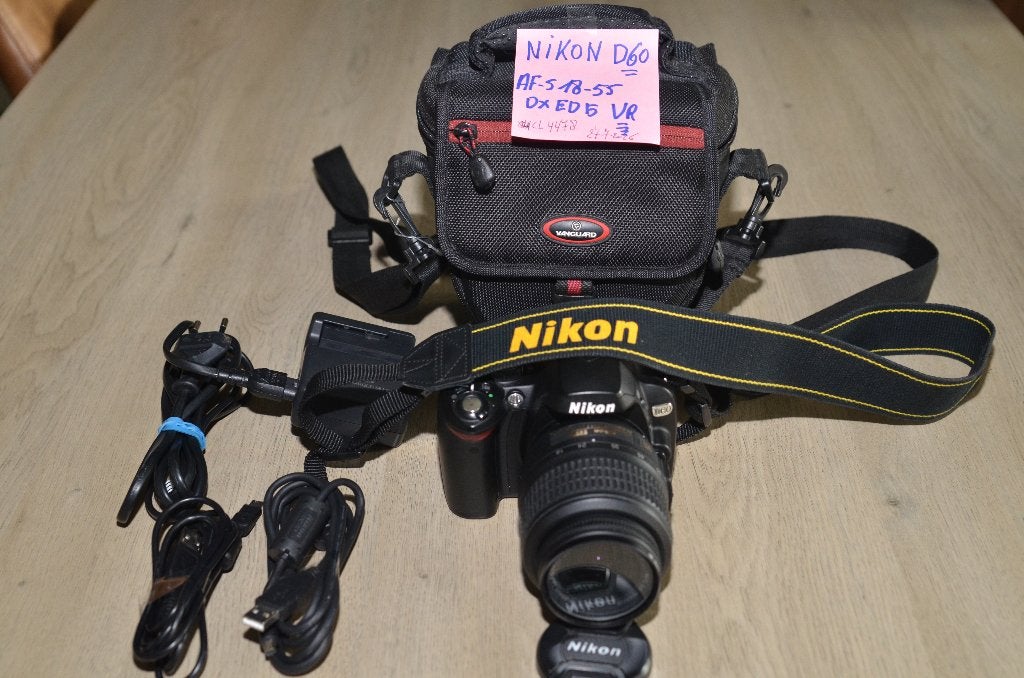 nikon d60 met 18-55 vr lens (weinig gebruikt), Audio, Tv en Foto, Fotocamera's Digitaal, Spiegelreflex, Geheugenkaart, Ophalen of Verzenden