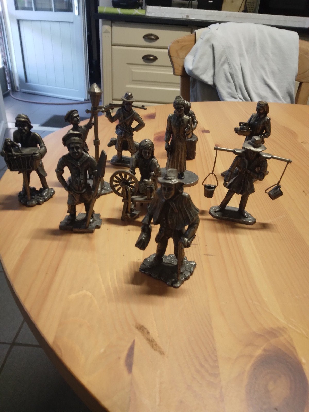 10 stuks tinnen  beelden 94 procent tin, Ophalen
