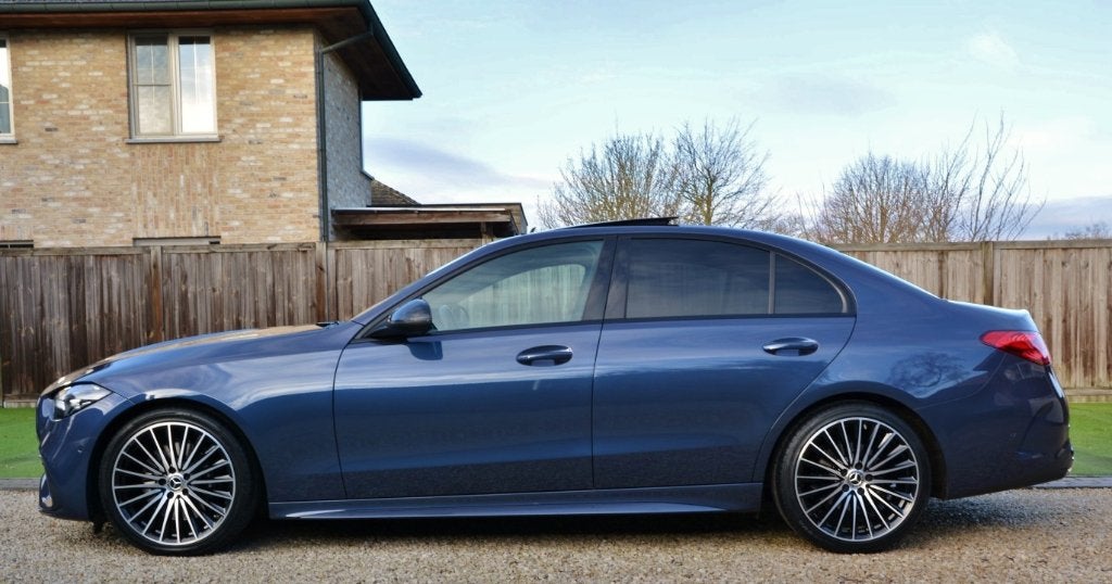 C 180 AMG 9G-Tronic"LED'S-GPS-LEDER-PANODAK-CARPLAY-CAMERA", Auto's, Mercedes-Benz, Automaat, Achterwielaandrijving, Blauw, https://public.car-pass.be/vhr/73a095bd-e5fc-4ce1-932a-e4952b82efb5