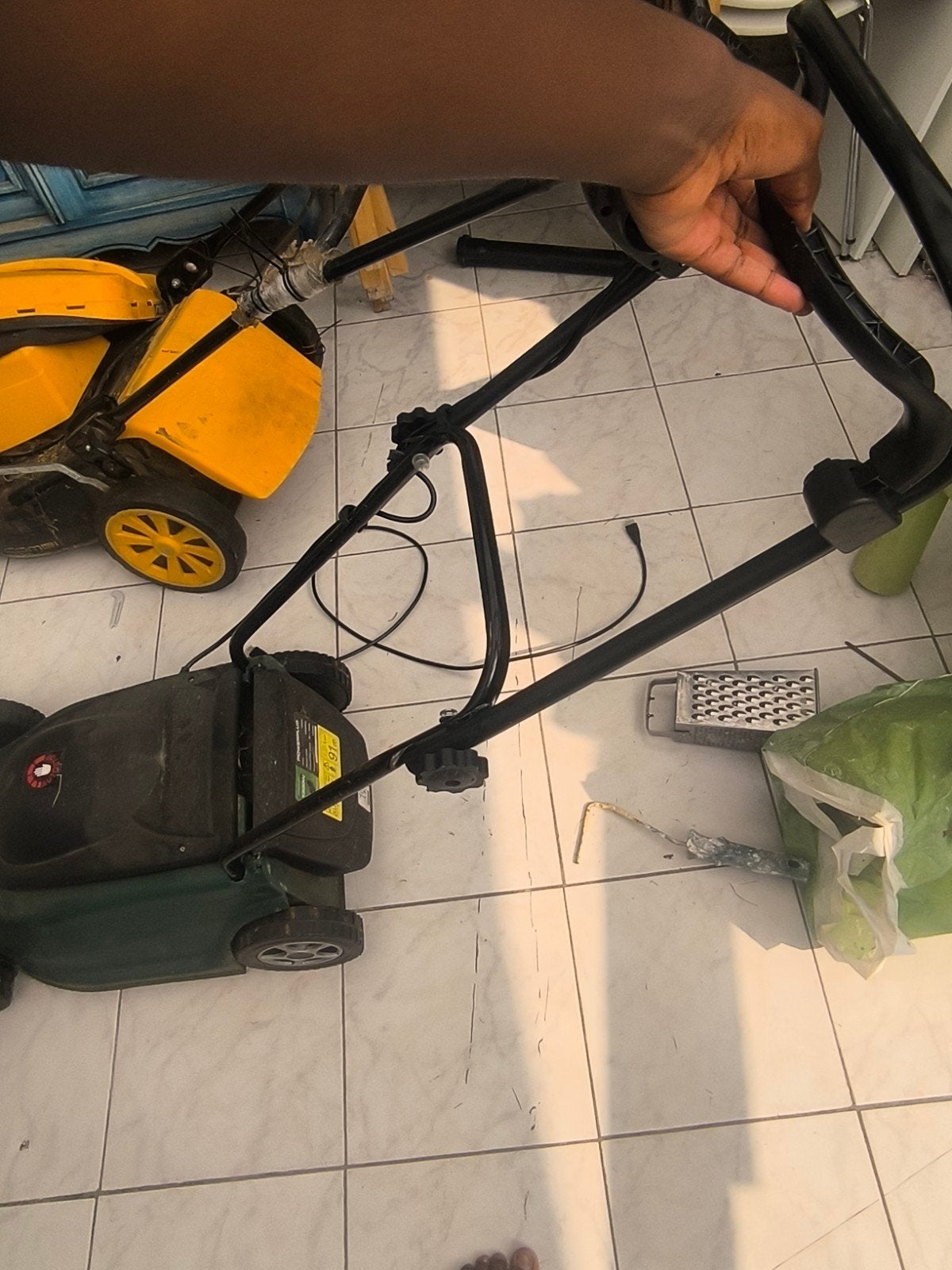 grasmaaier, Cirkelmaaier, Ophalen, Zo goed als nieuw, Elektrische grasmaaier