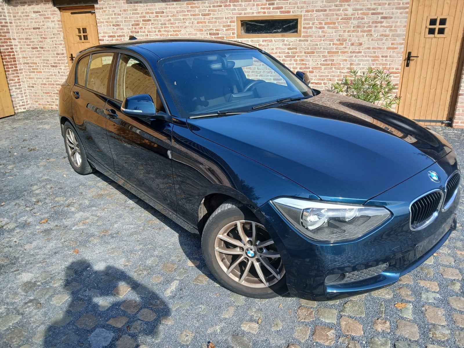 bmw 1 serie 116d 83000km, Euro 5, Boîte manuelle, Capteur de stationnement, Noir