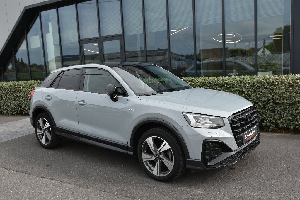 AUDI Q2 1.5 TFSI  LED / CAMERA / SPORT / NAVI / CAMERA / LED, Auto's, 1498 cc, 4 cilinders, Leder, Bedrijf