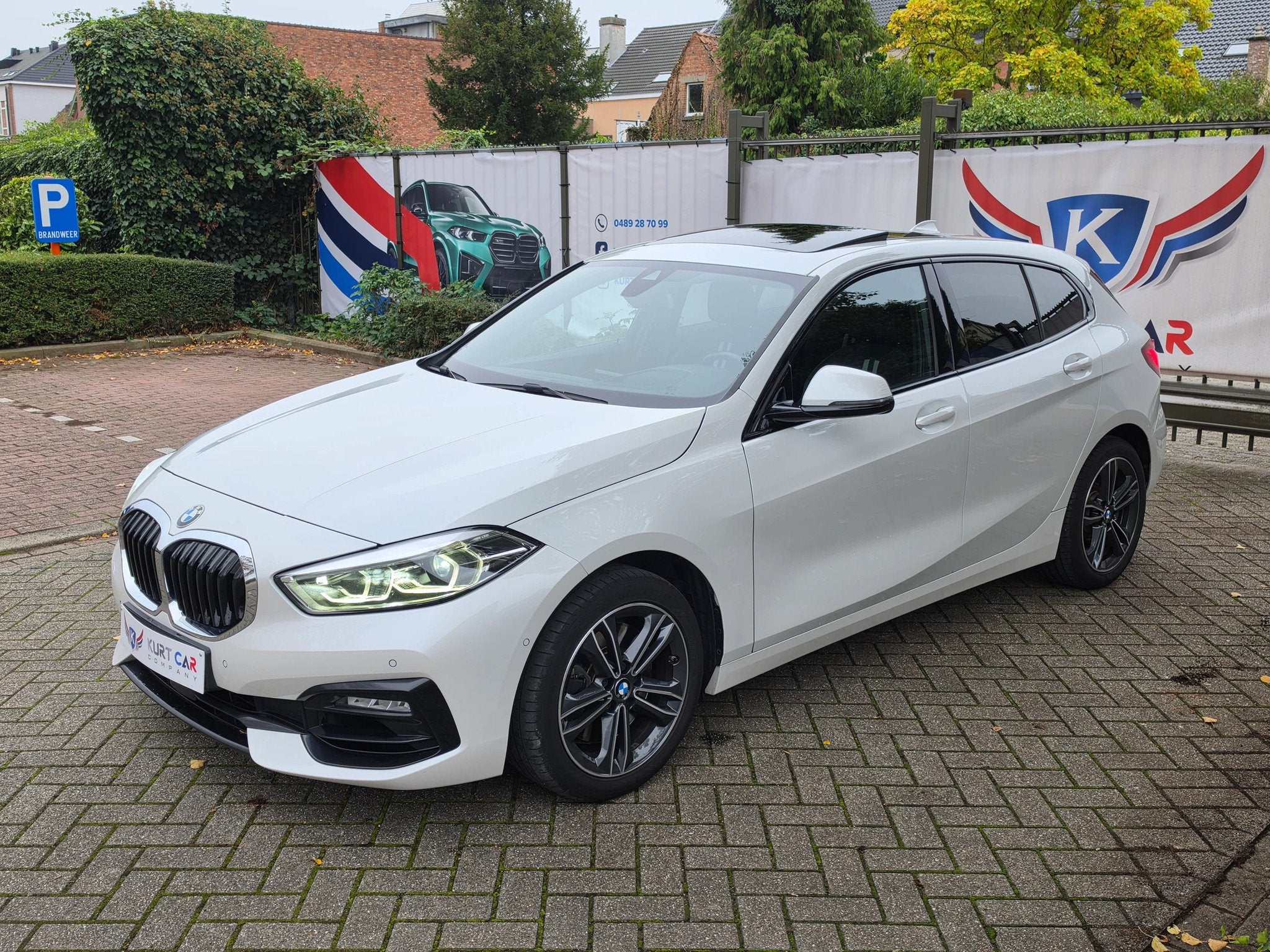 BMW 120i Sport Line | Harman Kardon | Pano | Head Up | LED, Autos, Ordinateur de bord, 140 g/km, Euro 6, Entreprise