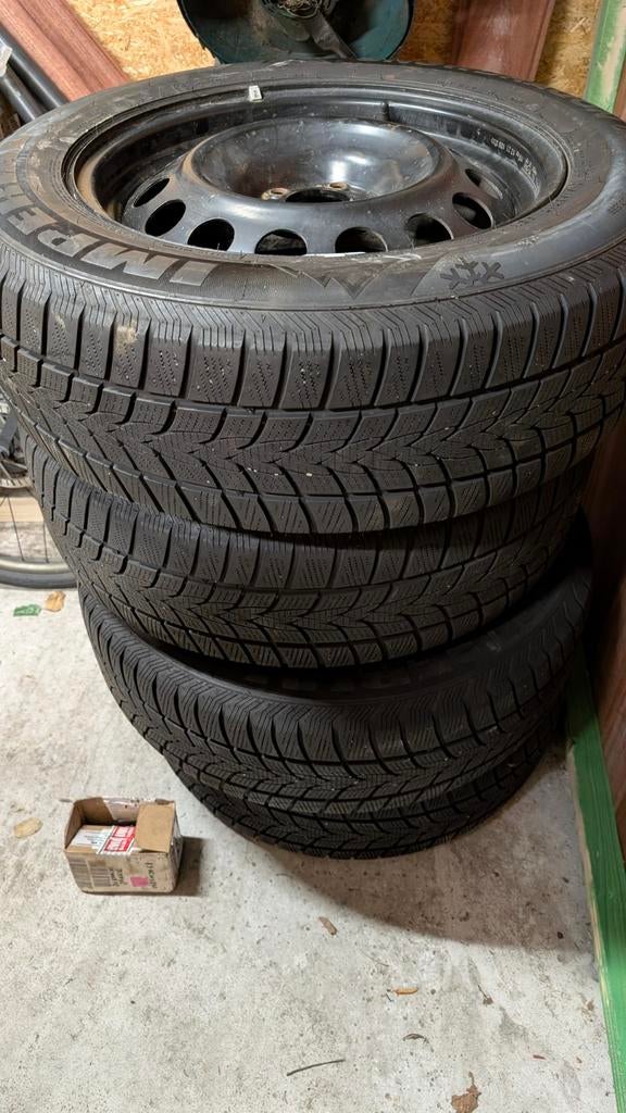Winterbanden citroen C5 aircross op stalen wielen, Auto-onderdelen, Ophalen, Banden en Velgen, 17 inch, Winterbanden