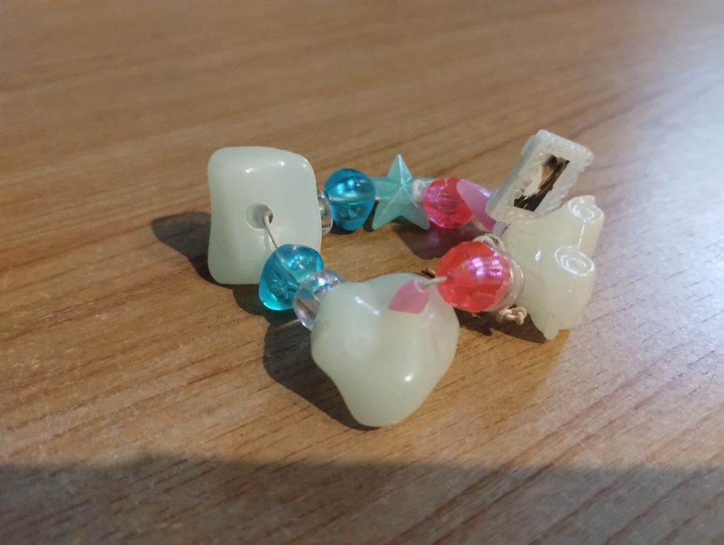 Lichtgevende armband met kralen, Handtassen en Accessoires, Armbanden, Overige kleuren, Kunststof of Plastic, Ophalen of Verzenden