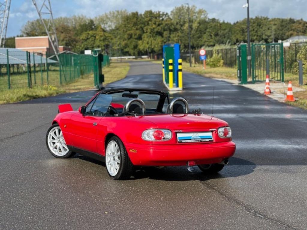 Mazda MX-5 1.6i 16v NA | Verlaagd | Gekeurd | Vernieuwd dak, Autos, Mazda, Rouge, Achat, Entreprise, Noir