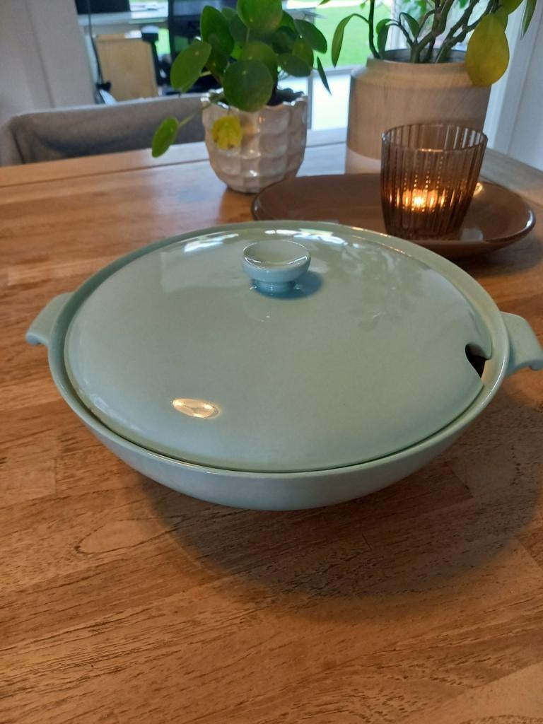 Petrus Regout Maastricht dekschaal blauw, Antiek en Kunst, Antiek | Schalen, Ophalen of Verzenden
