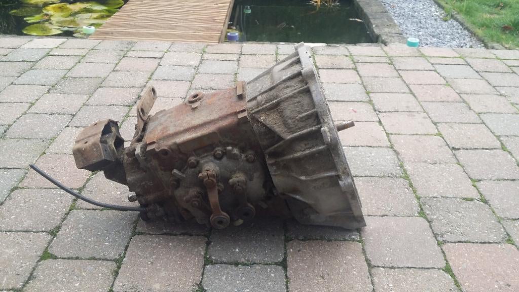 Versnellingsbakken 4 + koppeling   Mercedes123 D  1982., Ophalen, Gebruikt, Mercedes-Benz