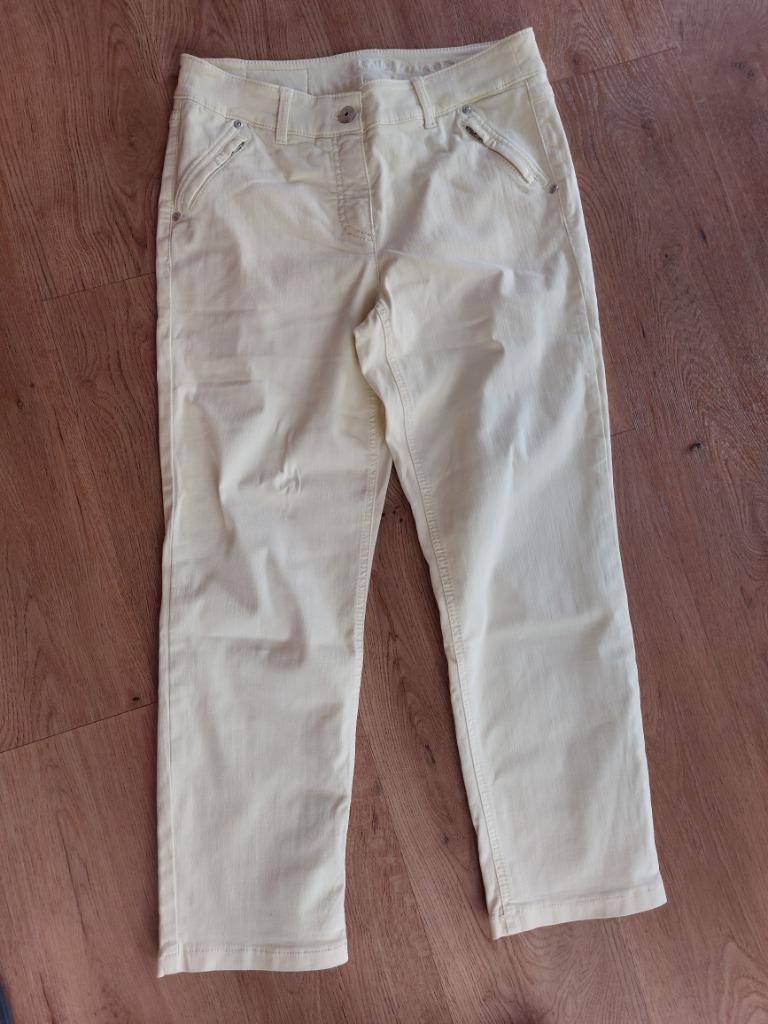 Gerry Weber broek in maat 42, Kleding | Dames, Geel, Maat 42/44 (L), Ophalen of Verzenden, Zo goed als nieuw