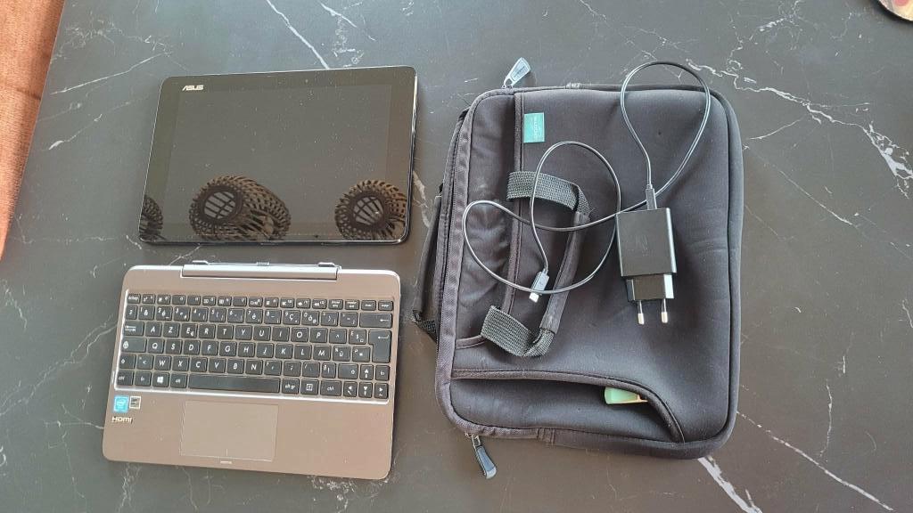 ASUS Transformer Book T100HA – Tablette PC 2-en-1, Informatique & Logiciels, Windows Tablettes, ASUS, 10 pouces, Enlèvement, Utilisé