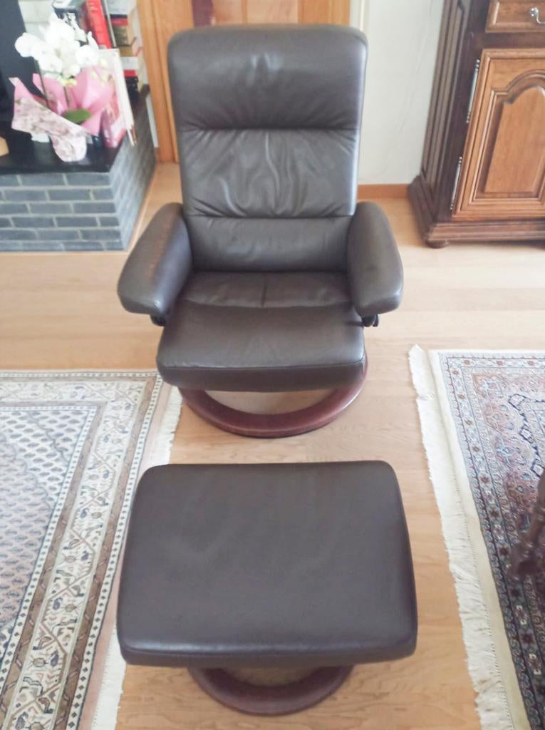 Stressless Atlantic: Zetel + voetenbank, Ophalen, Gebruikt, Leer, Moderne Scandinavische relaxfauteuil in leder