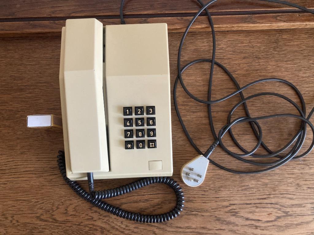 Poste téléphonique TT U7 82A beige marron clair Eithies mode, Télécoms, Téléphones fixes | Filaires, Utilisé, Bakélite, Avec cadran rotatif