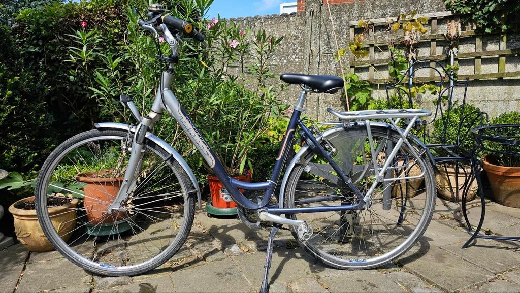 Stadsfiets voor dames. Merk Bikkel. 28 inches., Fietsen en Brommers, Fietsen | Dames | Damesfietsen, Ophalen, Zo goed als nieuw