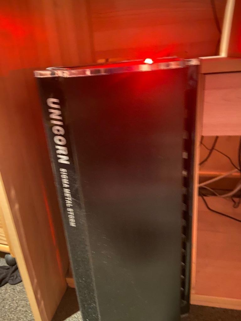 Computer met scherm, keyboard, muis, boxen en printer, Ophalen