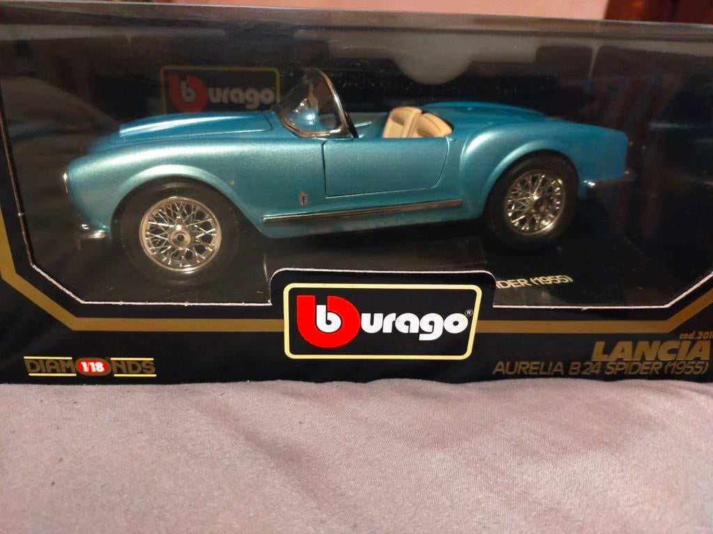 Lancia Aurelia B 24 Spider 1955 1/8 Bburago.Turquoise., Enlèvement, Comme neuf