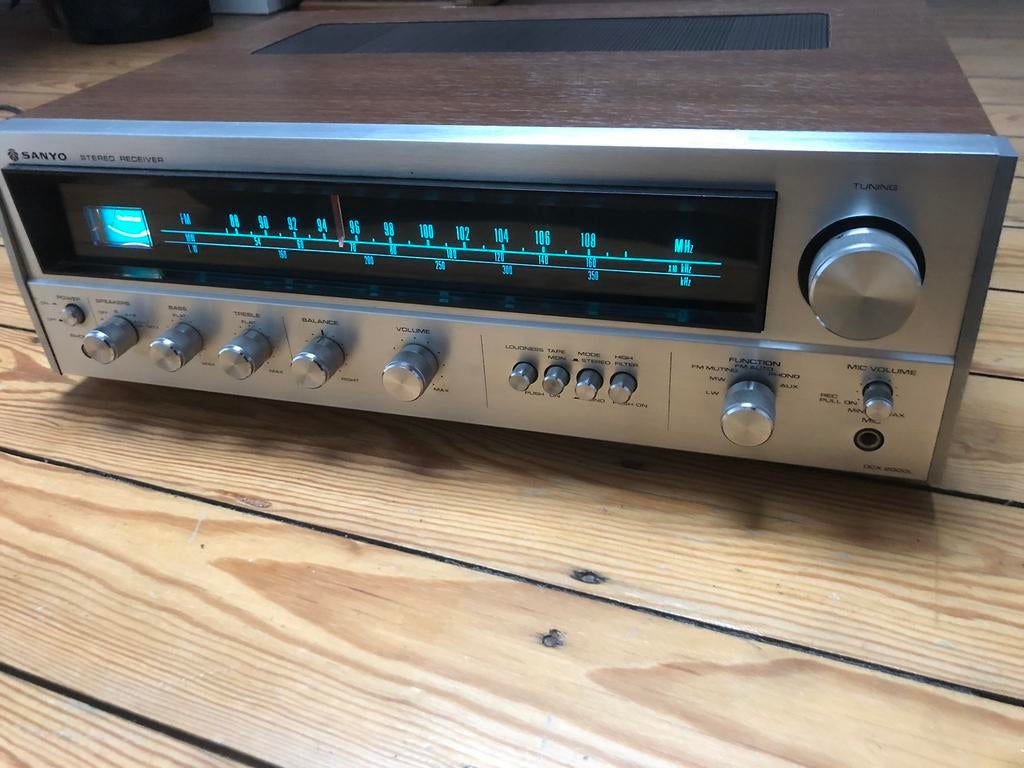 Sanyo stereo receiver dcx 2000l, Ophalen of Verzenden, Zo goed als nieuw, Stereo