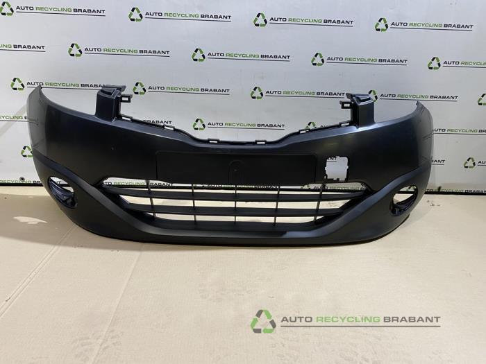 Pare-chocs avant d'un Nissan Qashqai, -, 3 mois de garantie, Utilisé, -