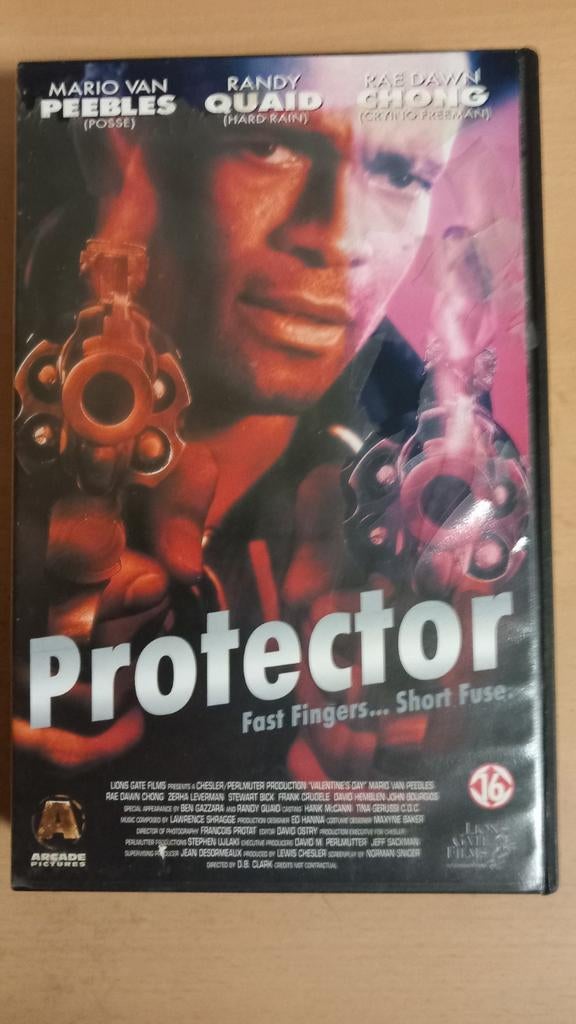 Protecteur. Action, Enlèvement ou Envoi, Comme neuf
