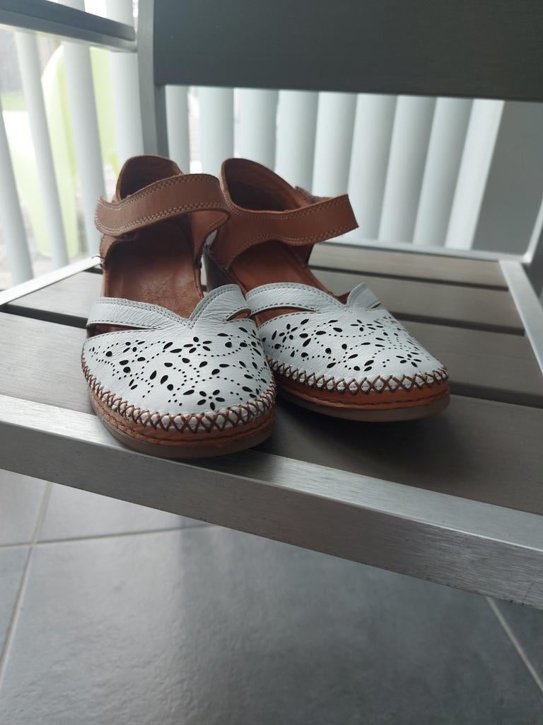 Chaussures dame cuir 39, Enlèvement, Comme neuf