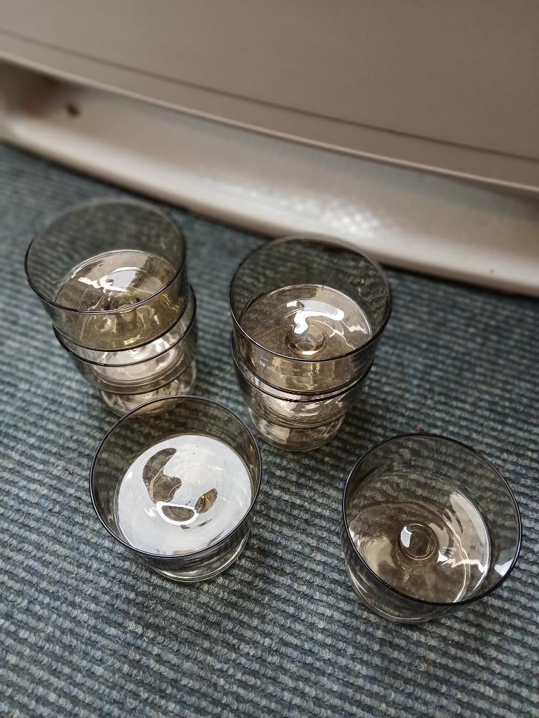 6 kommetjes op voet - 'smoked glas' - NIEUW, Huis en Inrichting, Ophalen, Overige typen, Overige stijlen, Glas