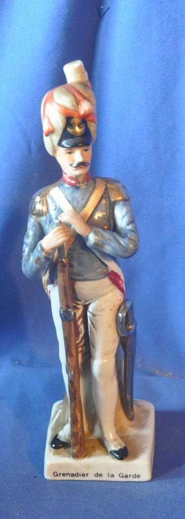 statue en porcelaine grenadier de la garde napoléonienne, Enlèvement ou Envoi