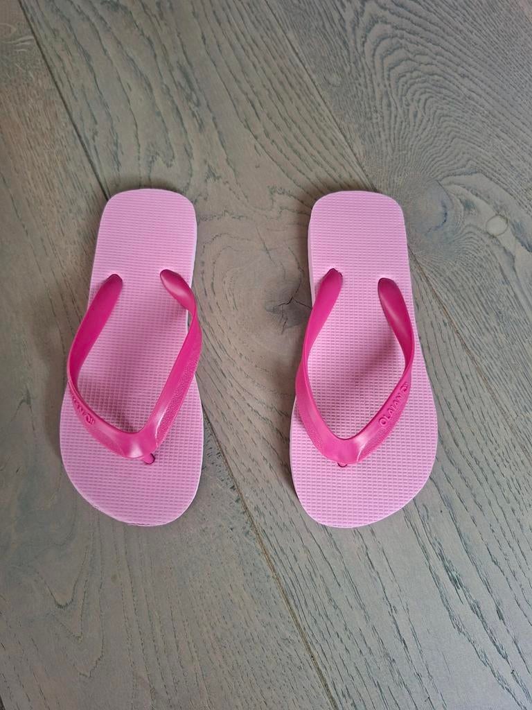 Slippers teenslippers maat 31-32 nieuwstaat, Kinderen en Baby's, Kinderkleding | Kinder-zwemkleding, Ophalen of Verzenden, Zo goed als nieuw