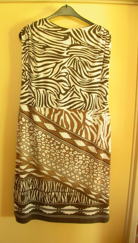 Très belle robe taille 48, Enlèvement ou Envoi, Porté, Taille 46/48 (XL) ou plus grande, Brun