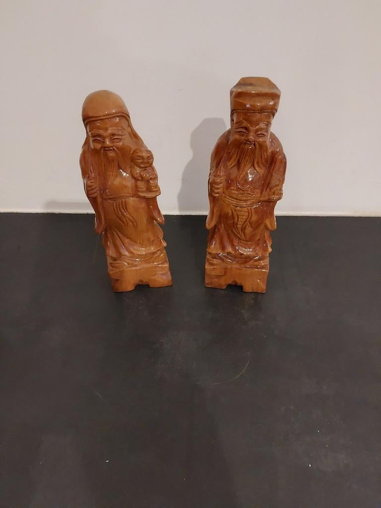 Figurines sculptées, Enlèvement ou Envoi