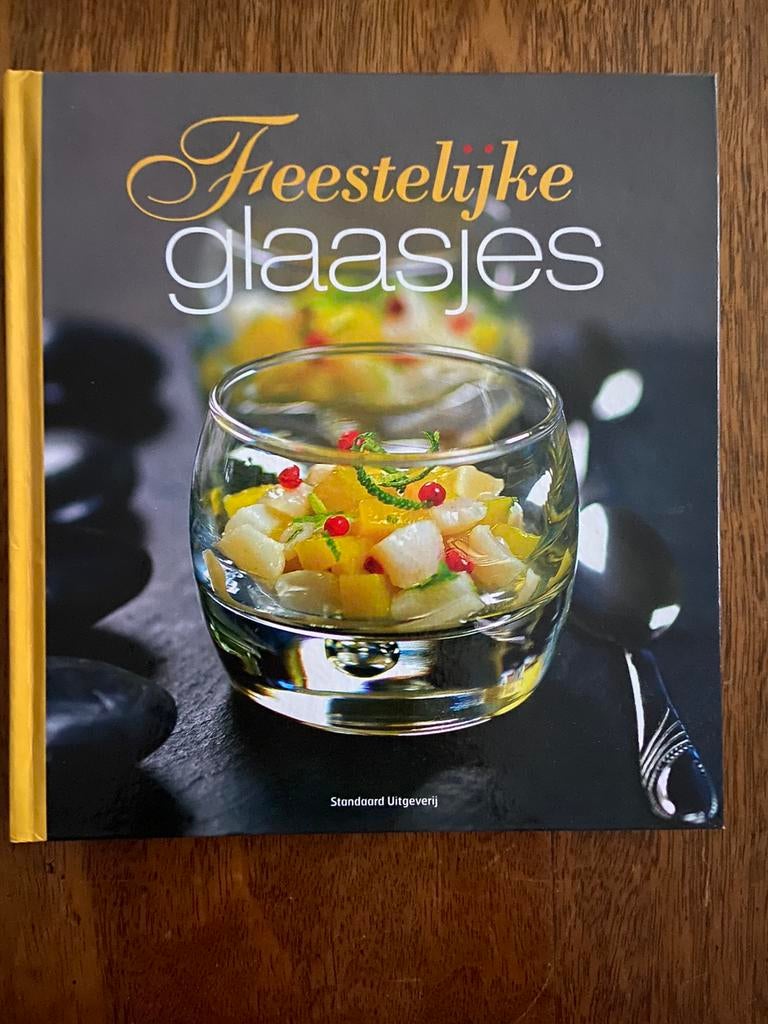 Feestelijke glaasjes., Boeken, Ophalen, Zo goed als nieuw, De Standaard