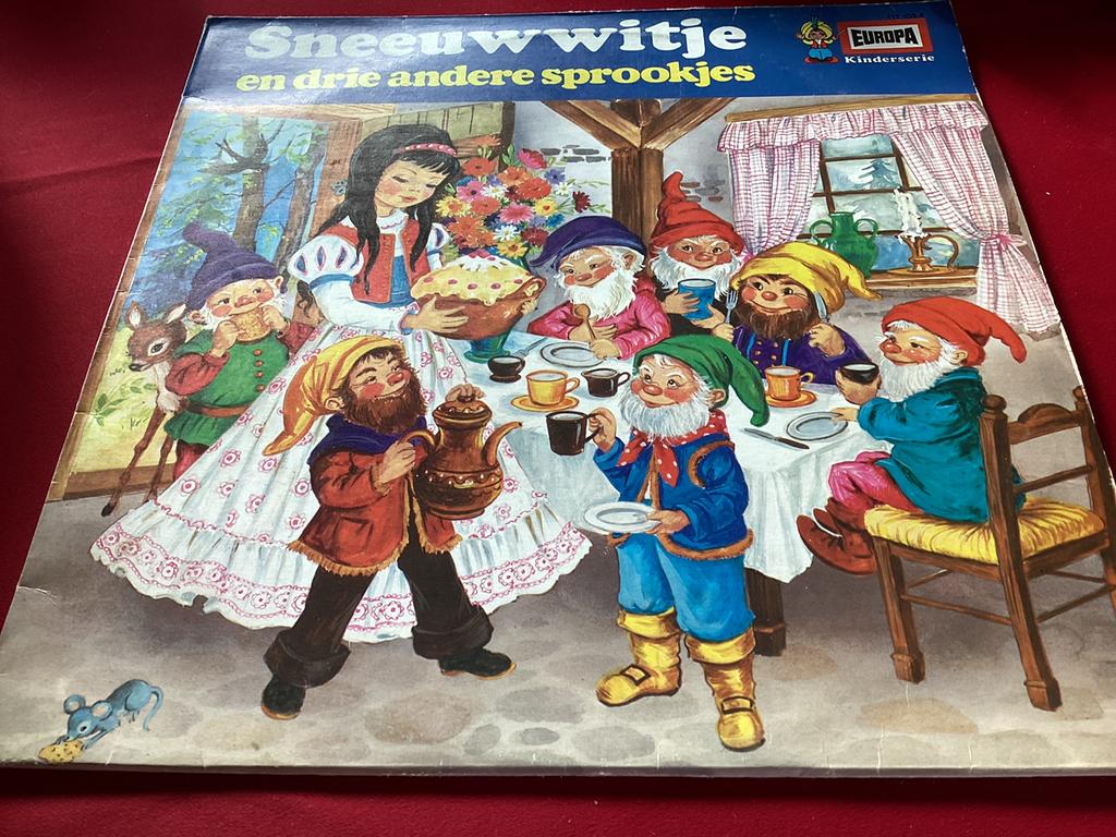 Sneeuwitje + 3 andere sprookjes, Enlèvement ou Envoi, Comme neuf, Fable ou Conte (de fées)