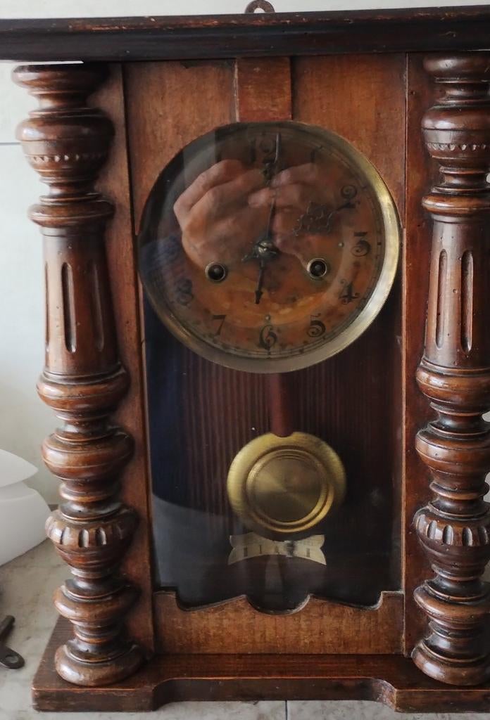 Antieke klok, Ophalen