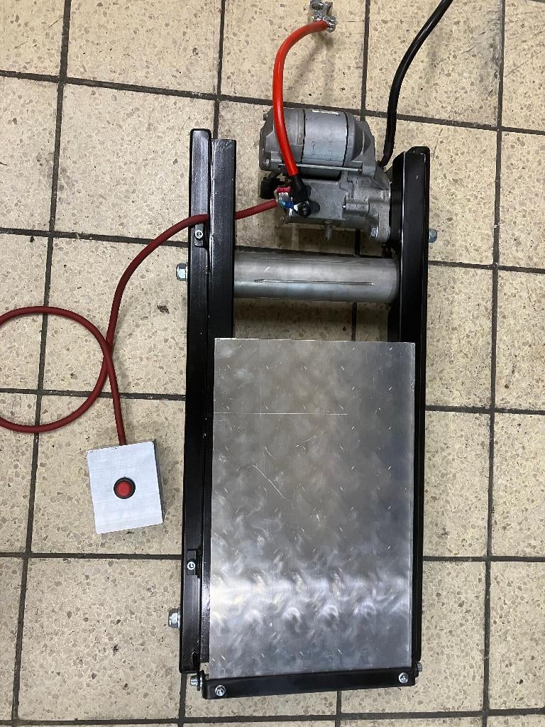 PADDOCK/OLDTIMERSTARTER 12 VOLT.EN VEEL ONDERDELEN, Enlèvement ou Envoi