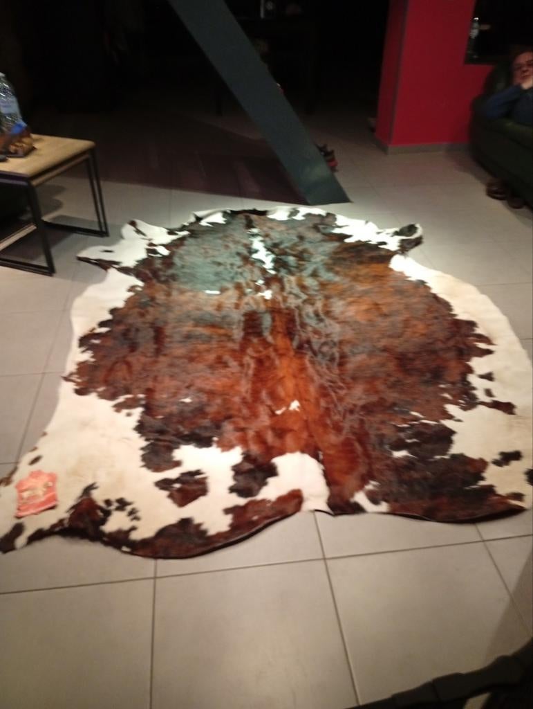 Tapis peau de taureau normand, Enlèvement ou Envoi