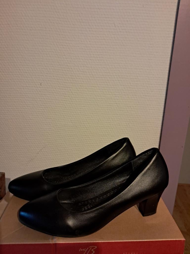 Chaussure dame 39 neuve, Enlèvement