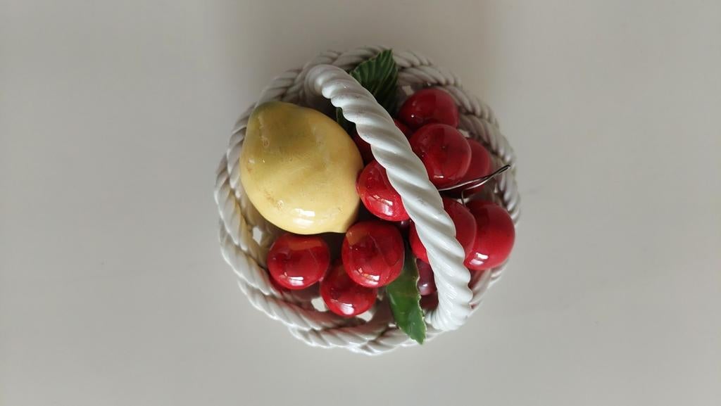 Bassano Capodimonte fruitmandje van keramiek kersen citroen, Ophalen of Verzenden
