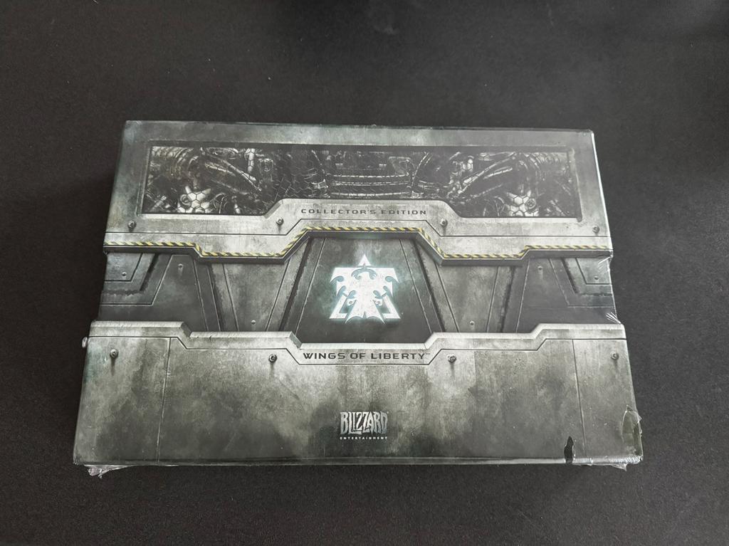 Starcraft 2 “ wings of liberty” collectors edition ( PC Game, Enlèvement ou Envoi, Comme neuf