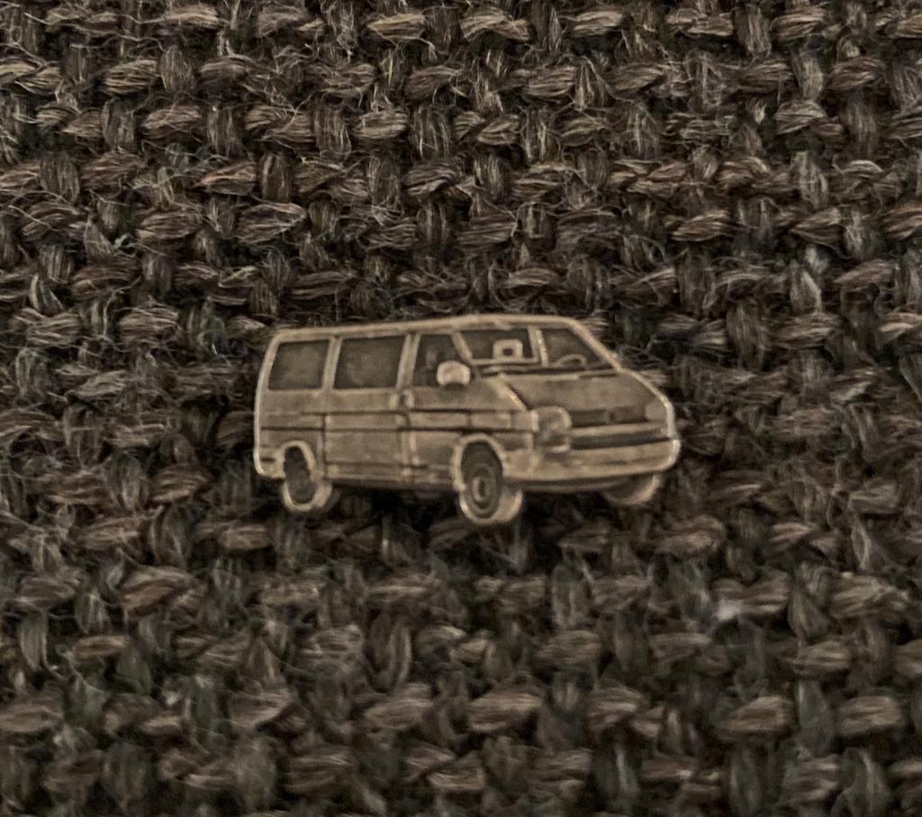 PIN - VAN - CAMIONETTE - BESTELWAGEN, Envoi, Utilisé, Transport, Insigne ou Pin's