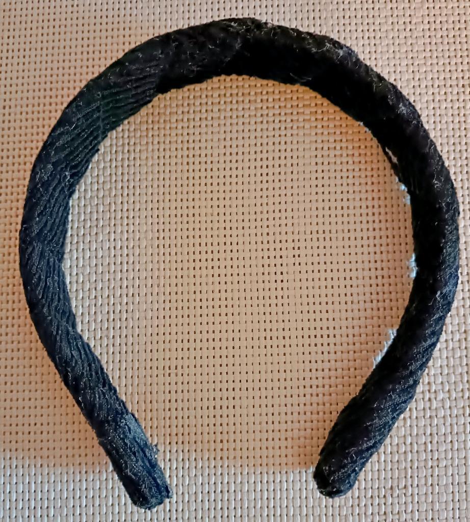 Diadème / bandeau de velours noir tressé, vintage, Sans marque, Enlèvement ou Envoi, Porté