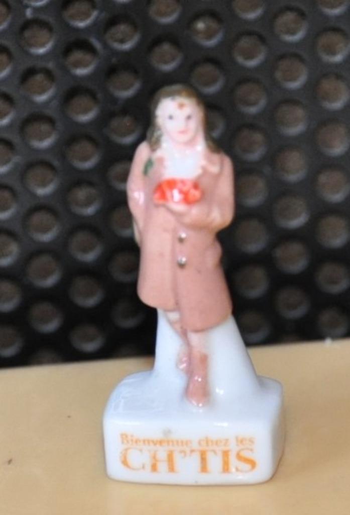 feve en porcelaine  bienvenue chez les ch'tis annabelle, Enlèvement ou Envoi, Comme neuf