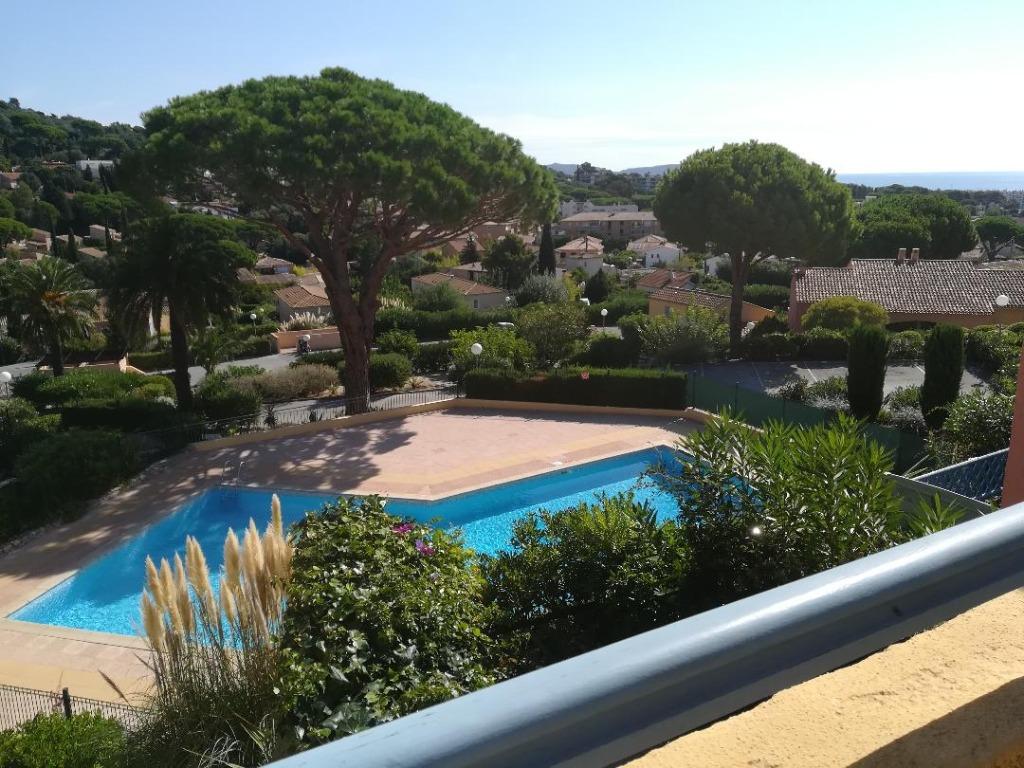 LOCATION APPARTEMENT COTE D'AZUR, 5 personen, Wasmachine, 2 slaapkamers, Provence en Côte d'Azur