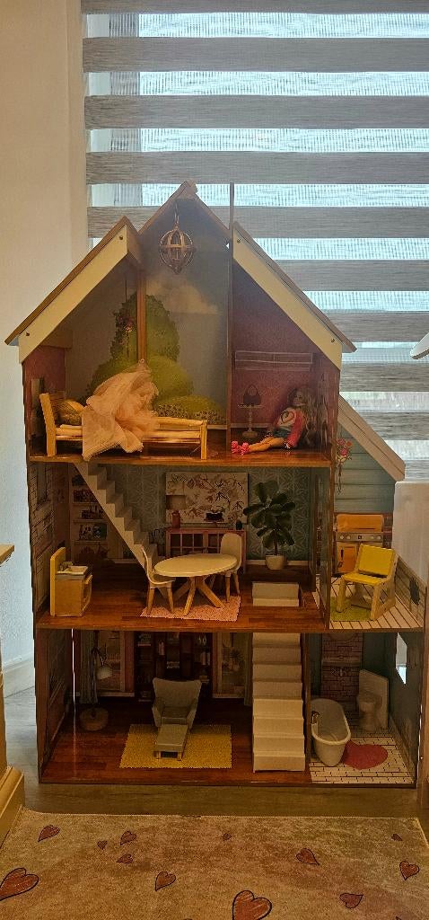 Grote poppenhuis met meubel en poppen, Ophalen, Nieuw, Poppenhuis