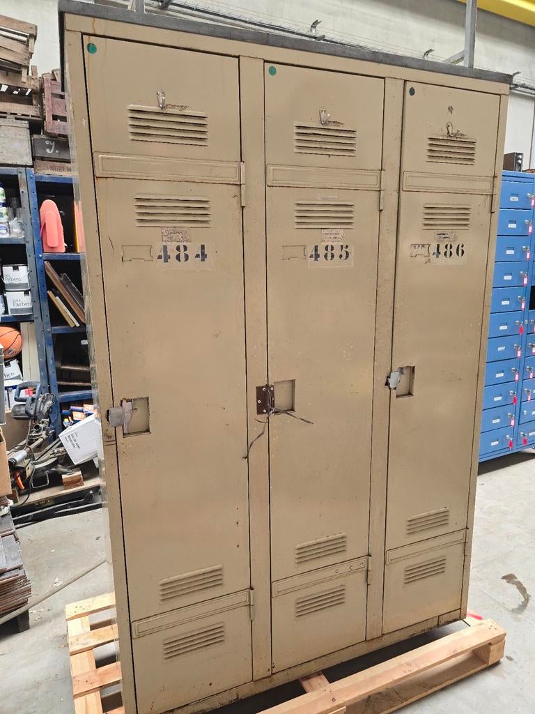 Vintage locker lockerkast industrieel metaal 3 deurs retro, Ophalen, Gebruikt