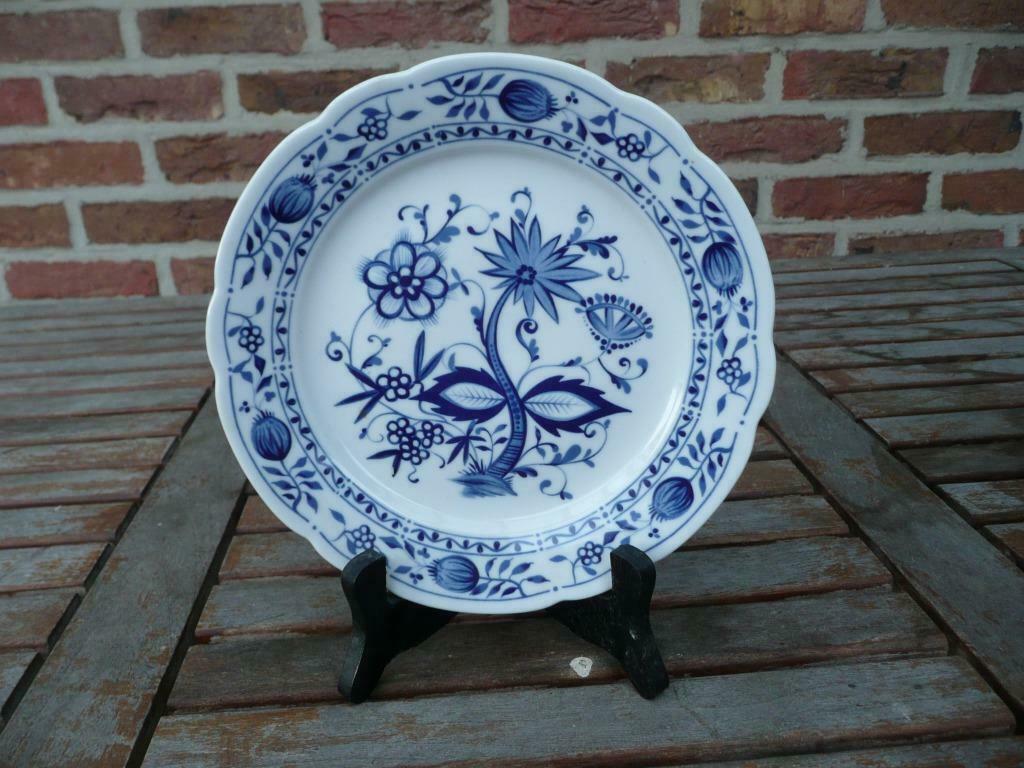 Bord, schotel Kahla Zwiebelmuster + houten staander, Antiek en Kunst, Ophalen of Verzenden
