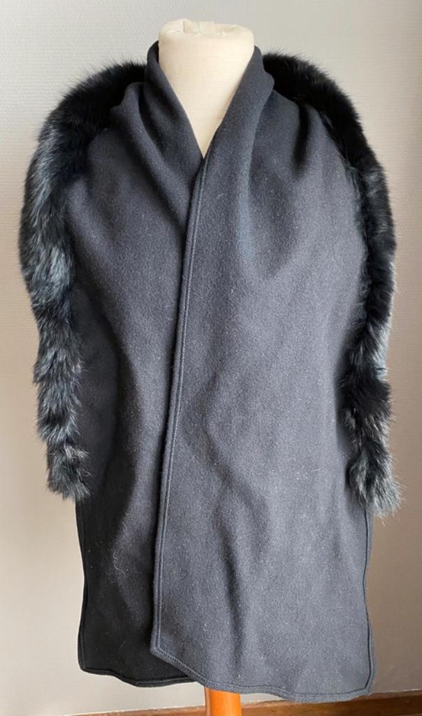 Zwarte sjaal met pels 165cm X 28cm, Verzenden, Zo goed als nieuw, Sjaal
