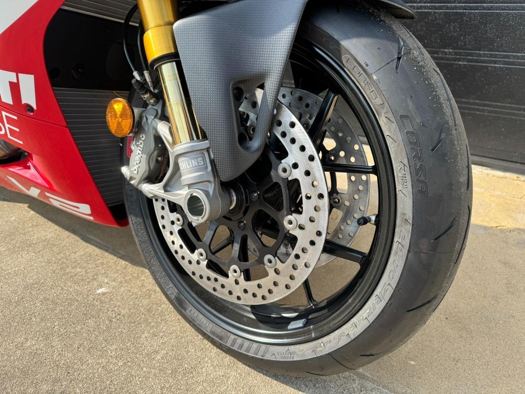DUCATI V2 SUPERQUADRO FINAL EDITION, 2 cilinders, LED Verlichting, Motorrijbewijs A, Bedrijf