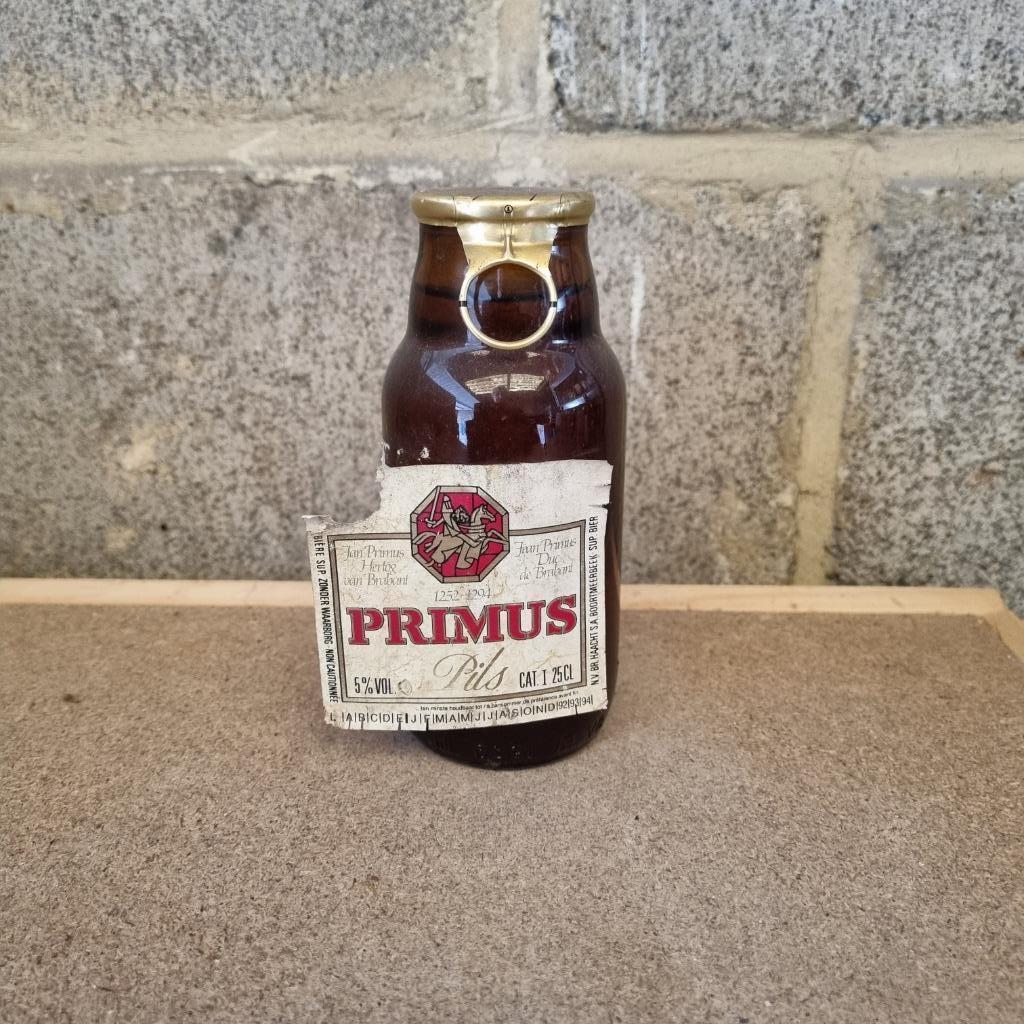 Bouteille de bière Primus Pils (modèle 1), Enlèvement ou Envoi, Utilisé, Bouteille(s), Autres marques