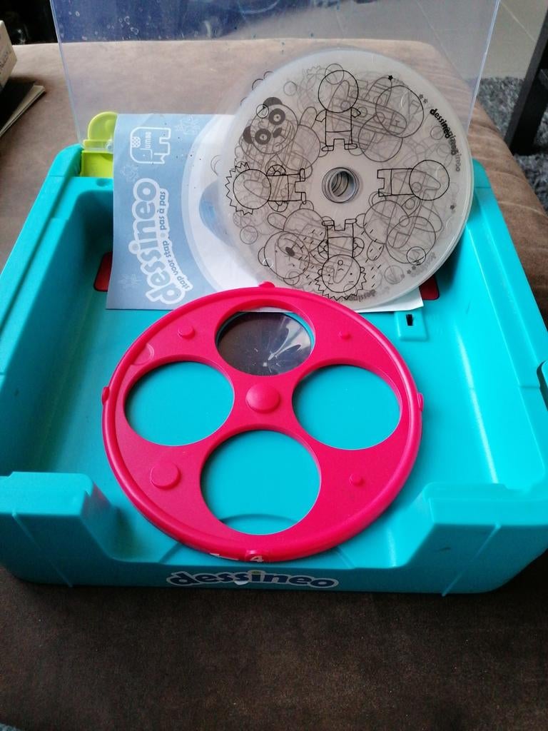 Dessineo tekenen tekenmachine, Kinderen en Baby's, Speelgoed | Educatief en Creatief, Ophalen of Verzenden, Gebruikt